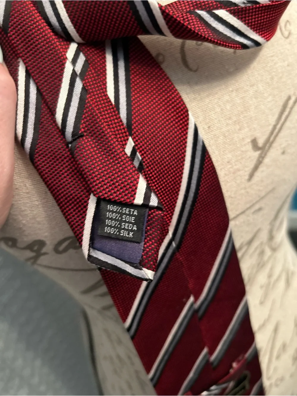 Striped Men's Red Pure Silk Neck Tie — Classic Diagonal Pattern